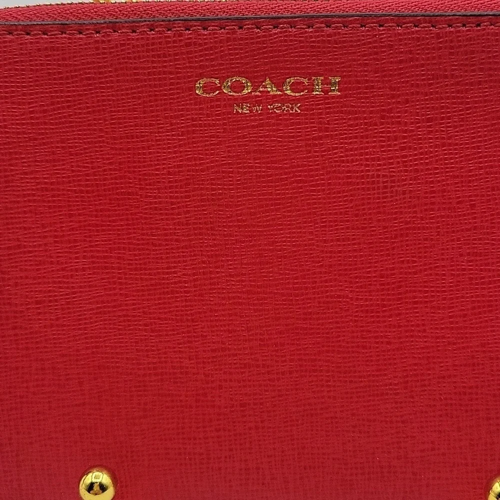 COACH Wristlet Pink Pebbled Leather Hang Tag Back Card Pocket